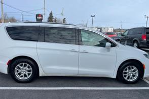 Chrysler Pacifica car