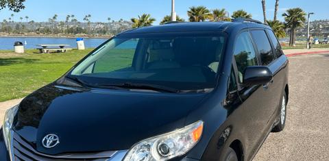 Toyota Sienna 2016