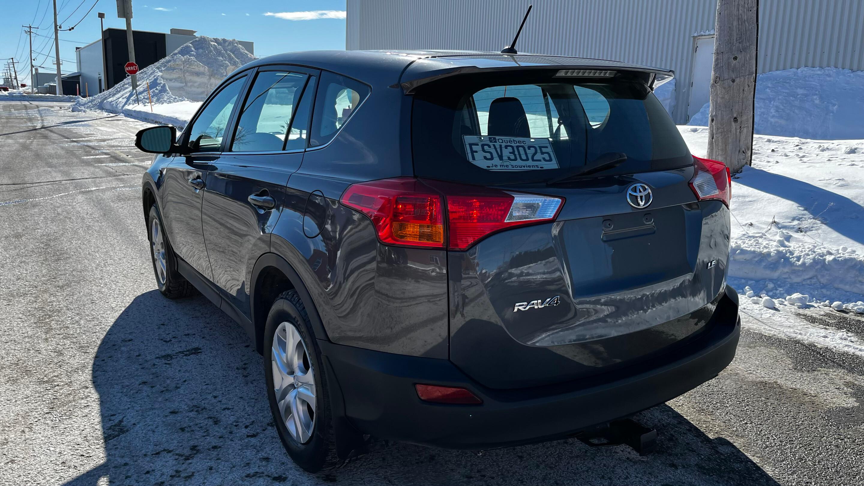 Toyota RAV4 2015 à 