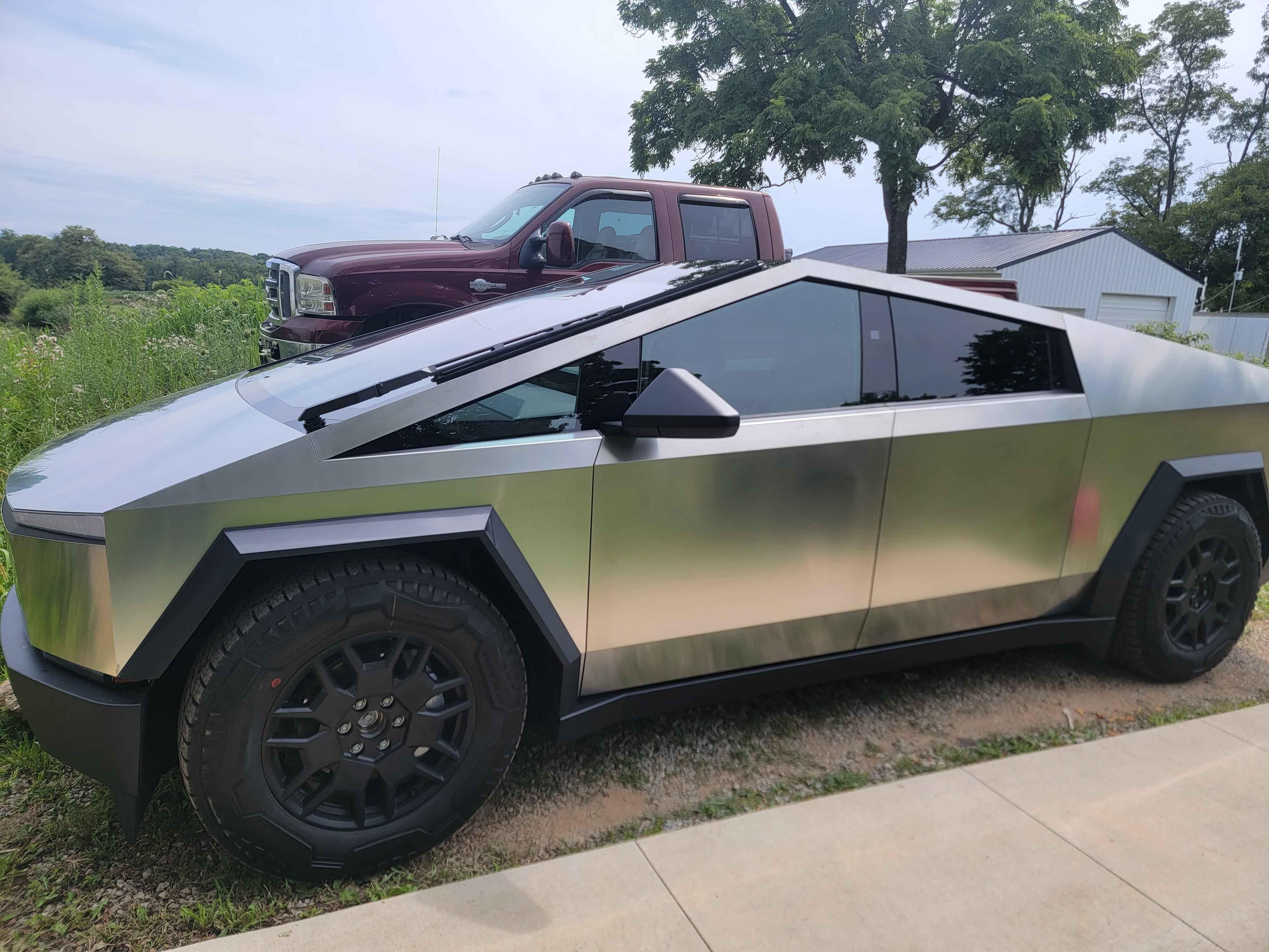 Tesla Cybertruck 2024 in Pataskala, OH
