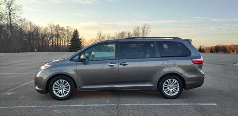 Toyota Sienna 2015