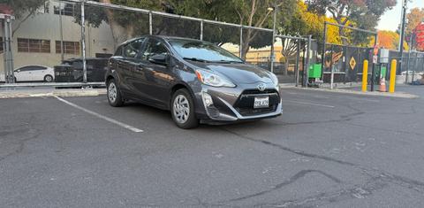 Toyota Prius c 2016