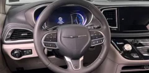 Chrysler Pacifica 2024