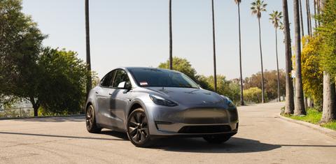 Tesla Model Y 2025