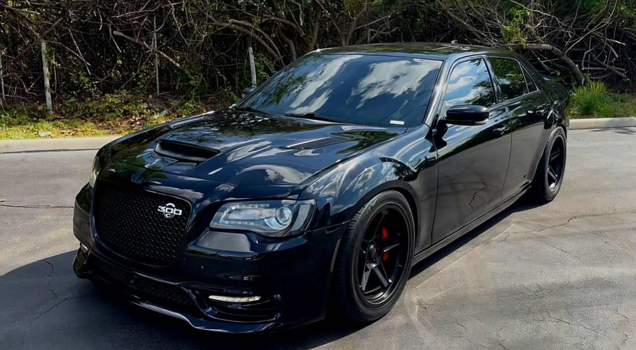 Chrysler 300 2023 in Orlando, FL