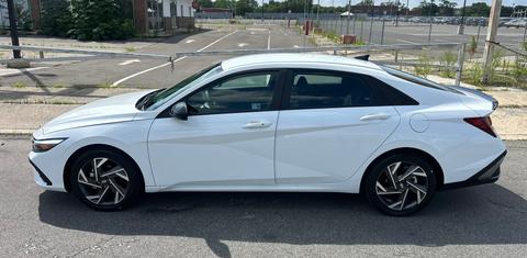 Hyundai Elantra 2025