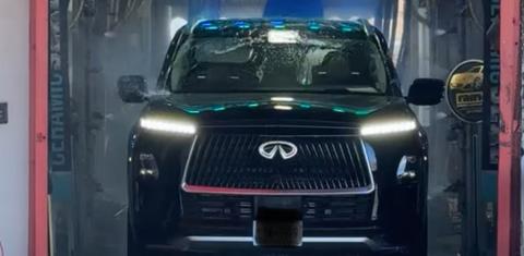 INFINITI QX80 2025