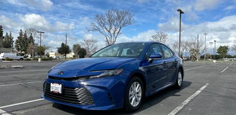 Toyota Camry Hybrid 2025