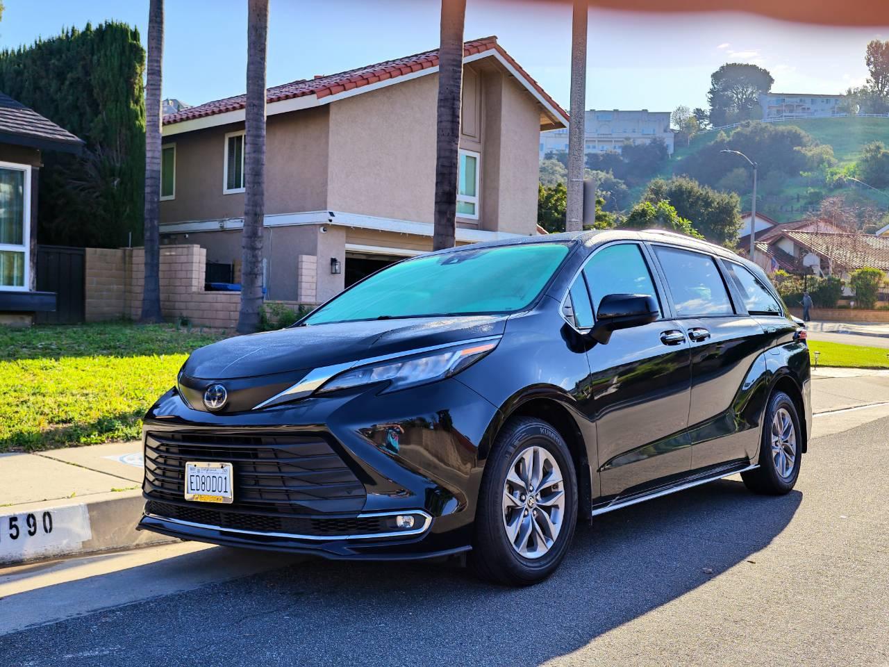 Toyota Sienna 2022 in Costa Mesa, CA