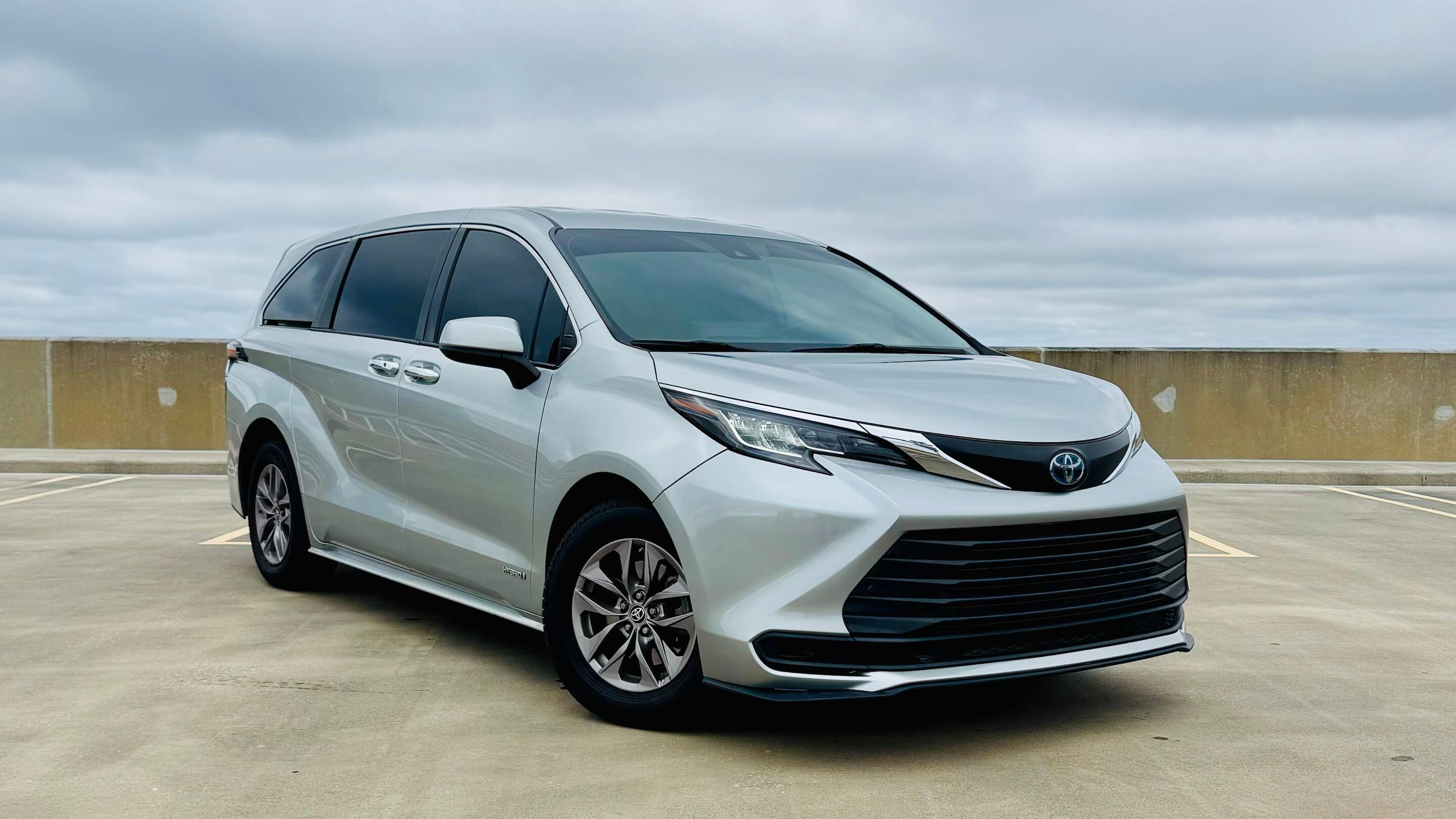 Toyota Sienna 2021 in Tampa, FL