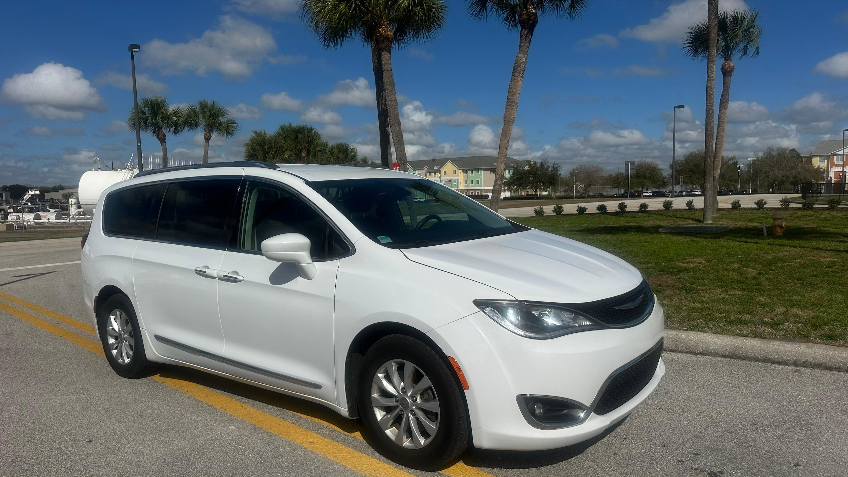 Chrysler Pacifica 2018 in 