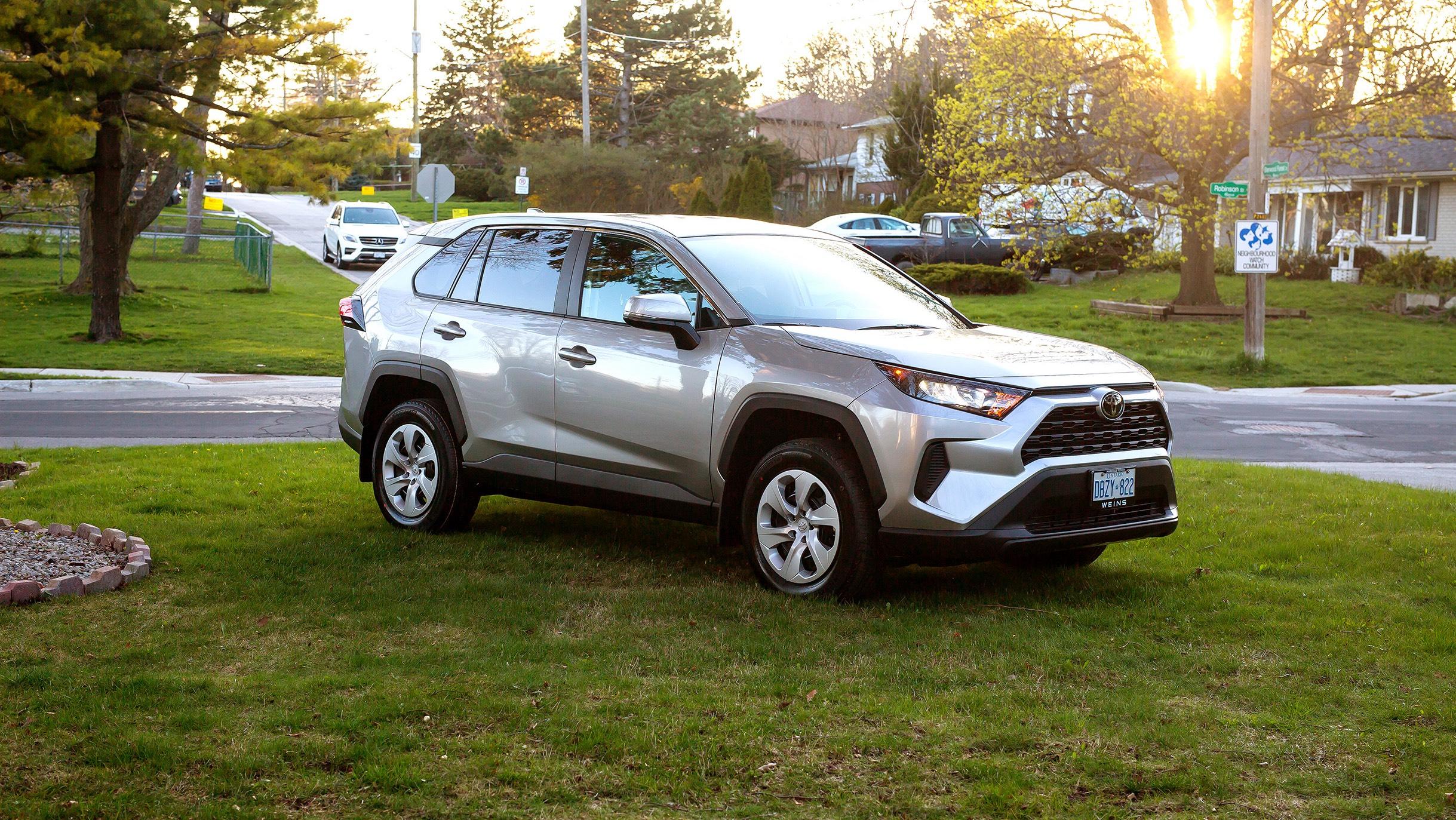 Toyota RAV4 2024 in Markham, ON