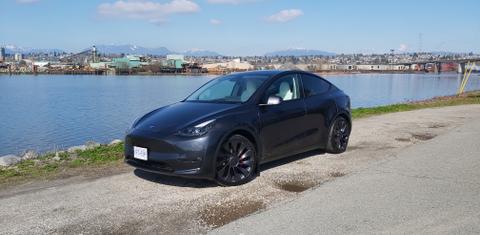 Tesla Model Y 2024