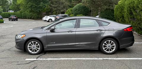 Ford Fusion Hybrid 2019