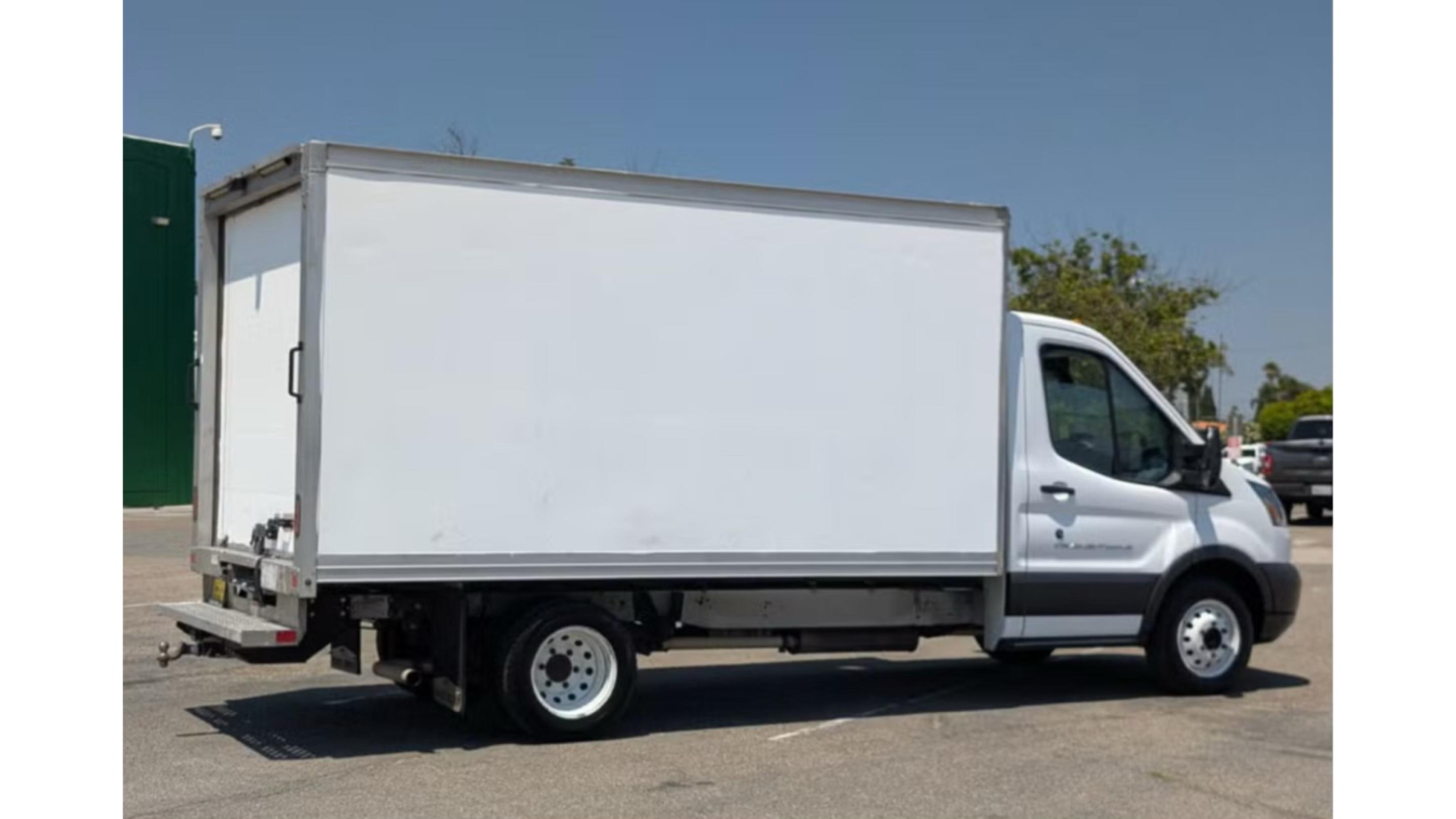 Ford Transit 2018 in Kent, WA