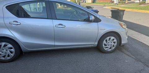 Toyota Prius c 2016