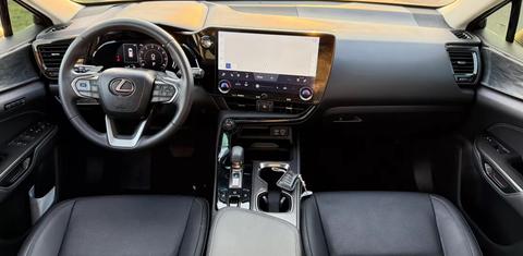 Lexus NX 2024