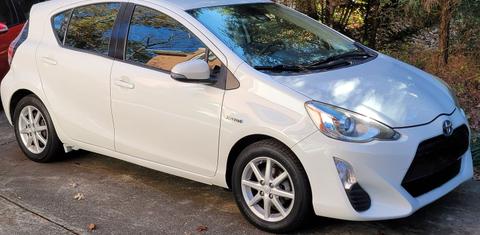 Toyota Prius c 2016