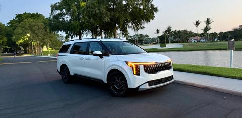 Kia Carnival Hybrid 2026