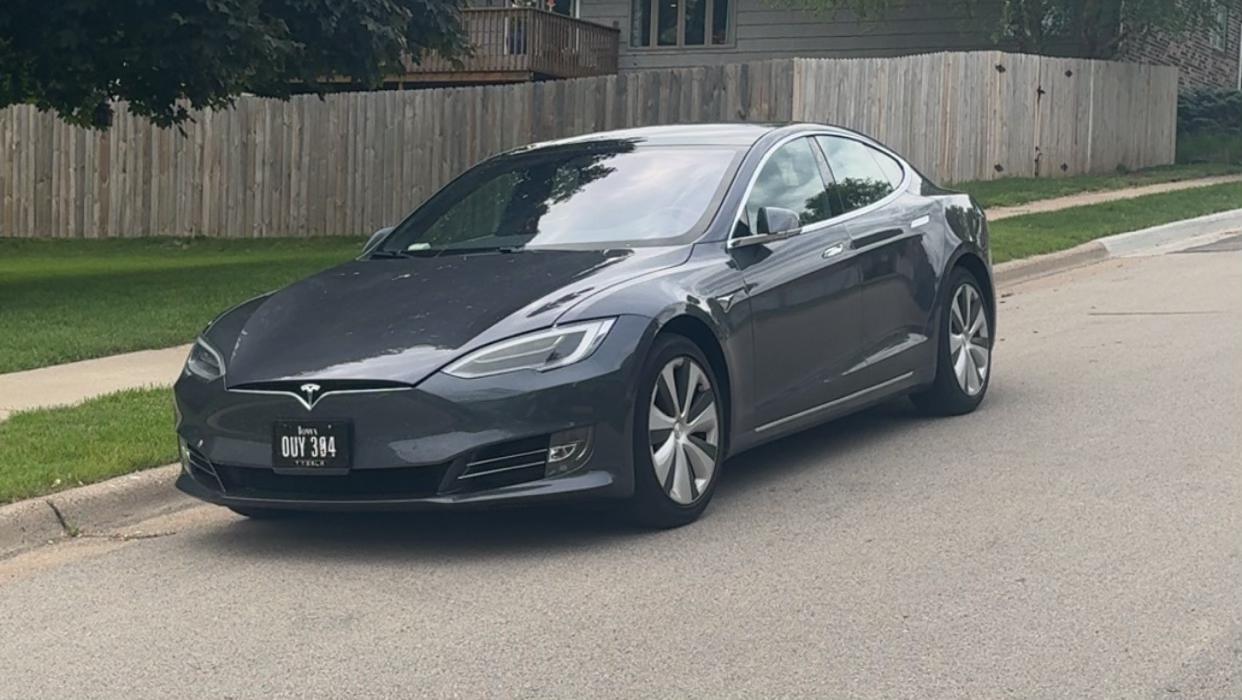 Tesla Model S 2020 in Dubuque, IA