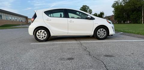 Toyota Prius c 2016
