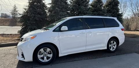 Toyota Sienna 2019