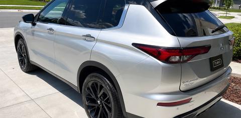 Mitsubishi Outlander 2023