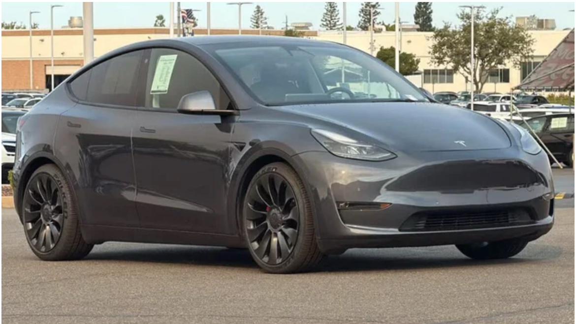 Tesla Model Y 2022 in Elk Grove, CA