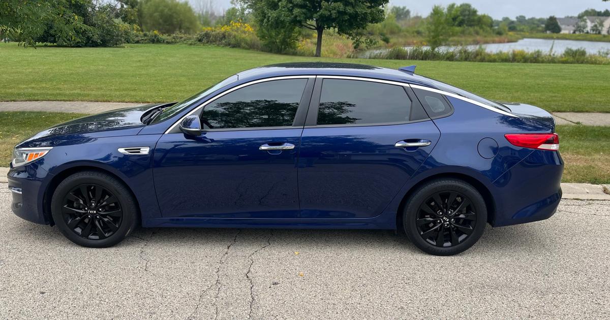 Kia Optima 2016 rental in Waukegan, IL by Mike M. Turo