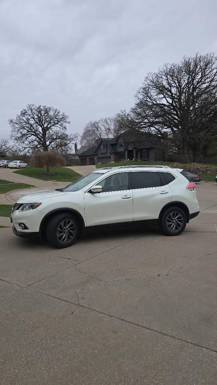 Nissan Rogue 2016 in West Des Moines, IA