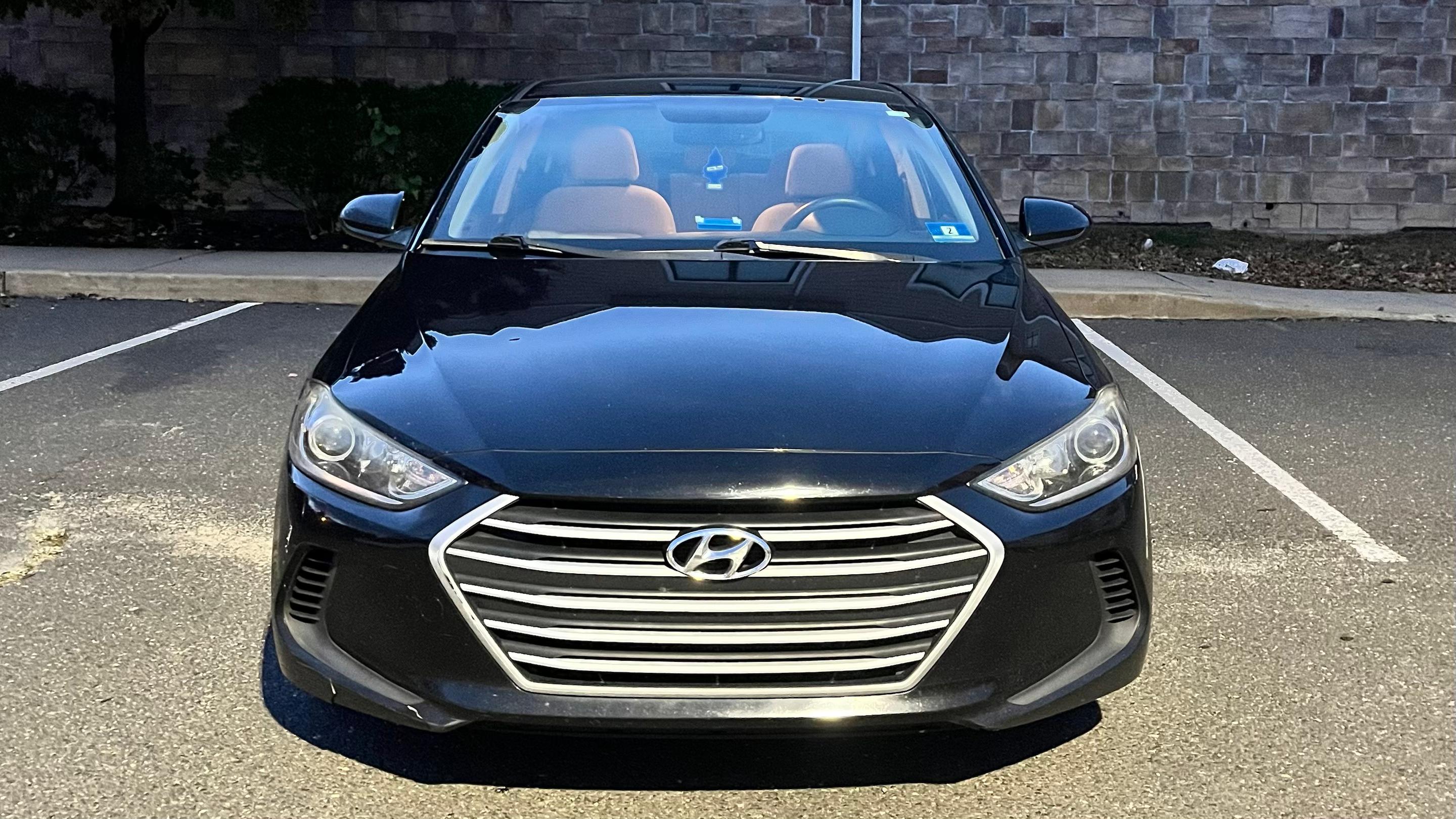 Hyundai Elantra 2018 in 