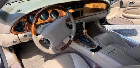 Jaguar XK 2000