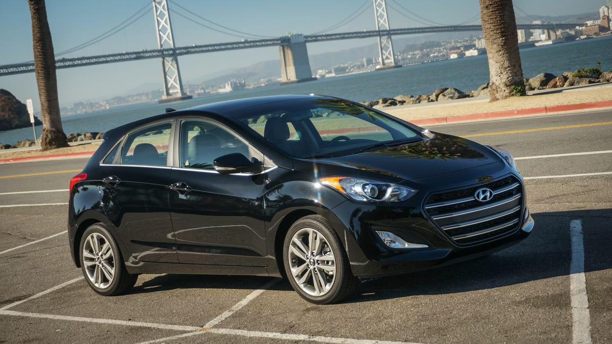 Hyundai Elantra GT 2016 in Hanford, CA
