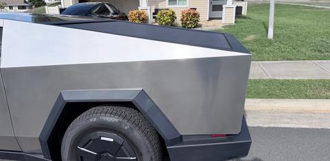 Tesla Cybertruck 2026