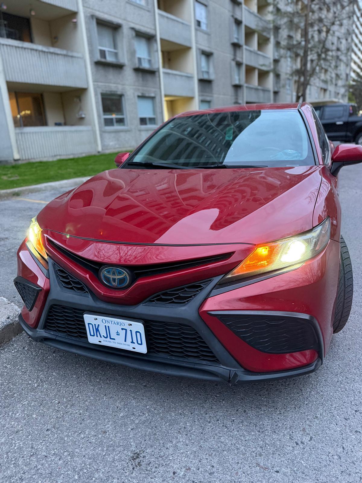 Toyota Camry Hybrid 2021 in London, ON