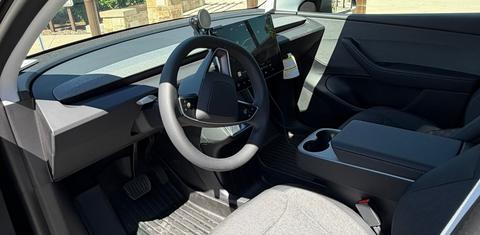 Tesla Model Y 2026