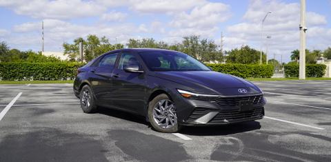Hyundai Elantra 2024