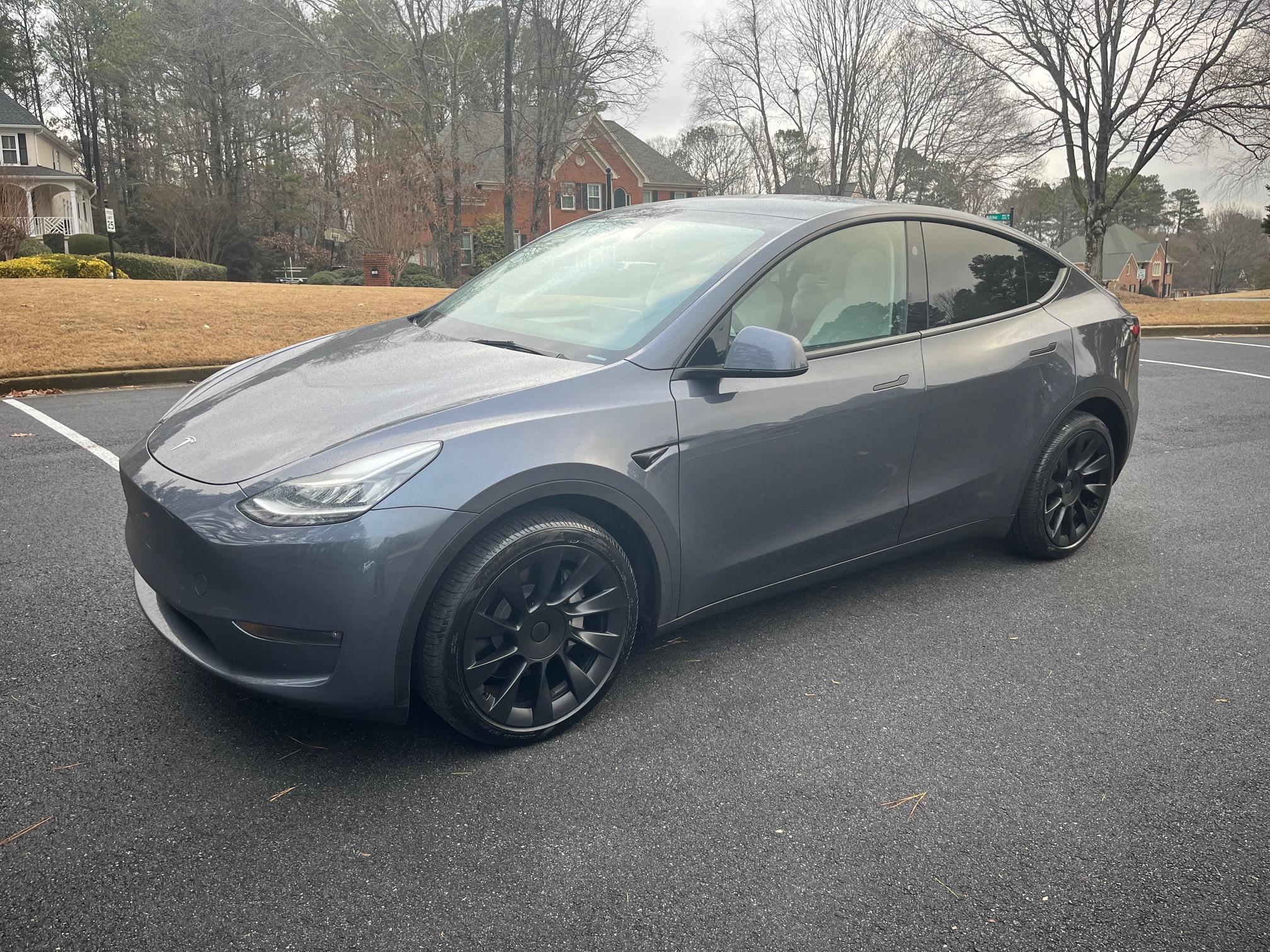 Tesla Model Y 2023 in 