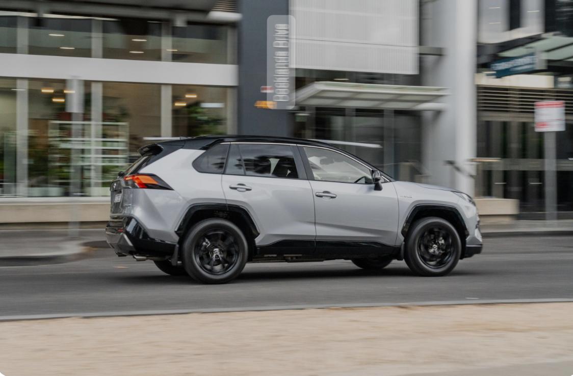 Toyota RAV4 Hybrid 2022 in Columbus, MN