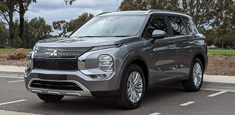 Mitsubishi OUTLANDER 2023