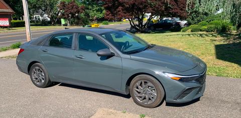 Hyundai Elantra 2024