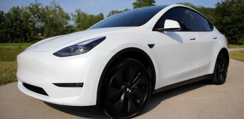 Tesla Model Y 2024