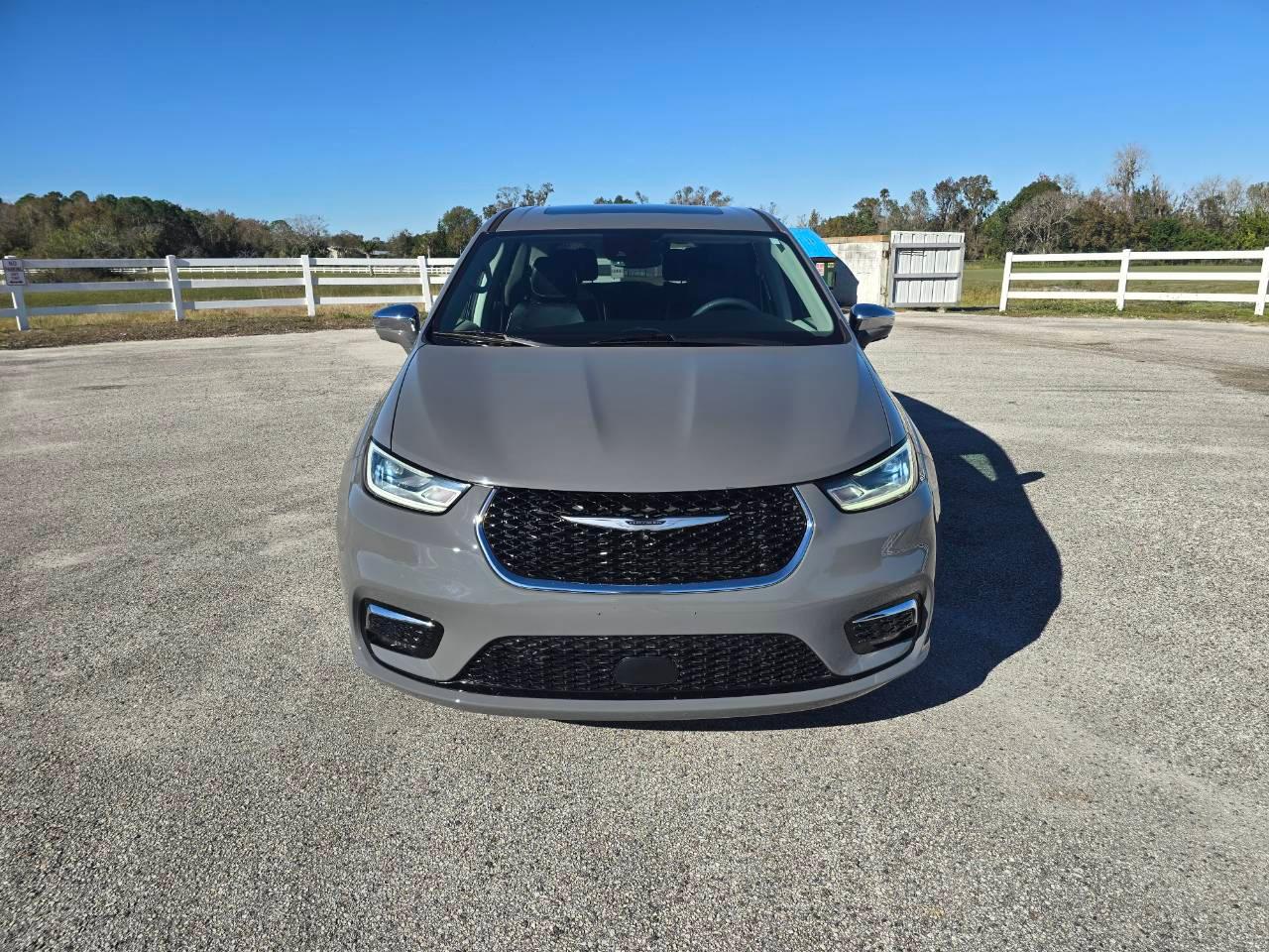 Chrysler Pacifica 2022 in Oviedo, FL