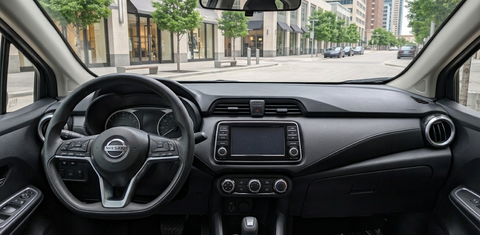 Nissan Versa 2021