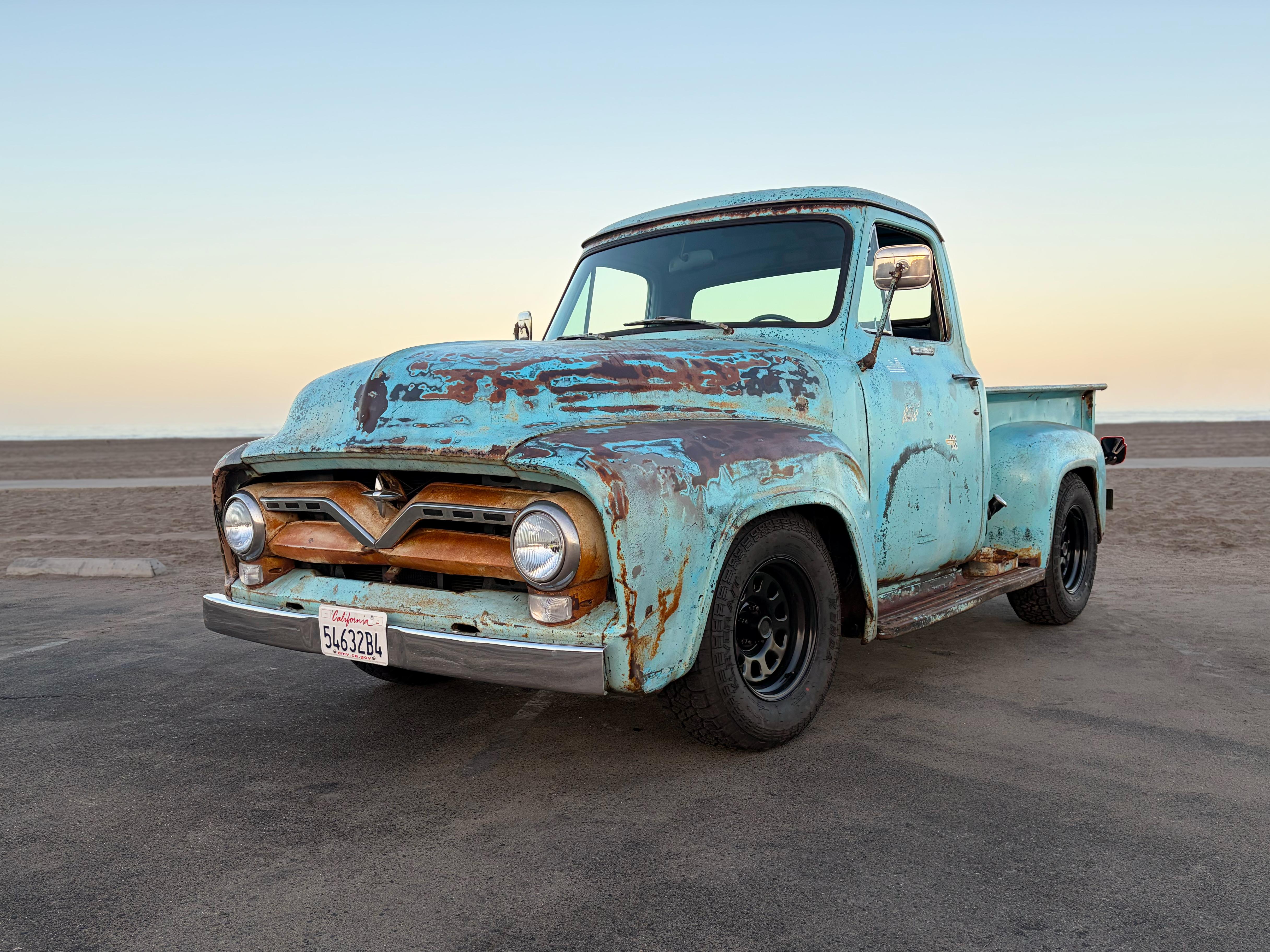 Ford F-100 1955 in Long Beach, CA