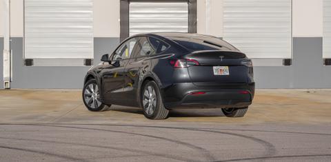 Tesla Model Y 2024