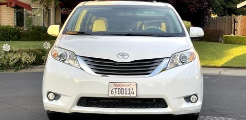 Toyota Sienna 2011
