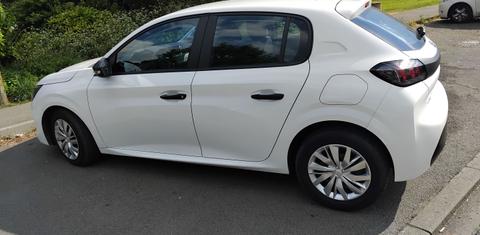 Peugeot 208 2021