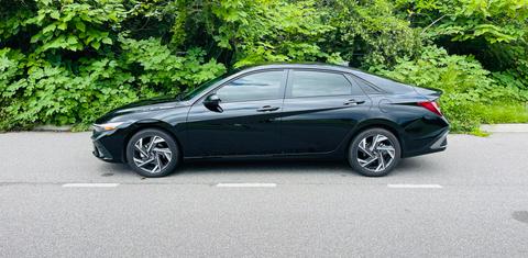 Hyundai Elantra 2025