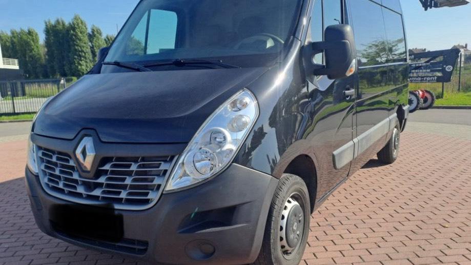 Renault MASTER III 2019 rental in Bollezeele, HAUTS-DE-FRANCE by Frédérick V. | Turo